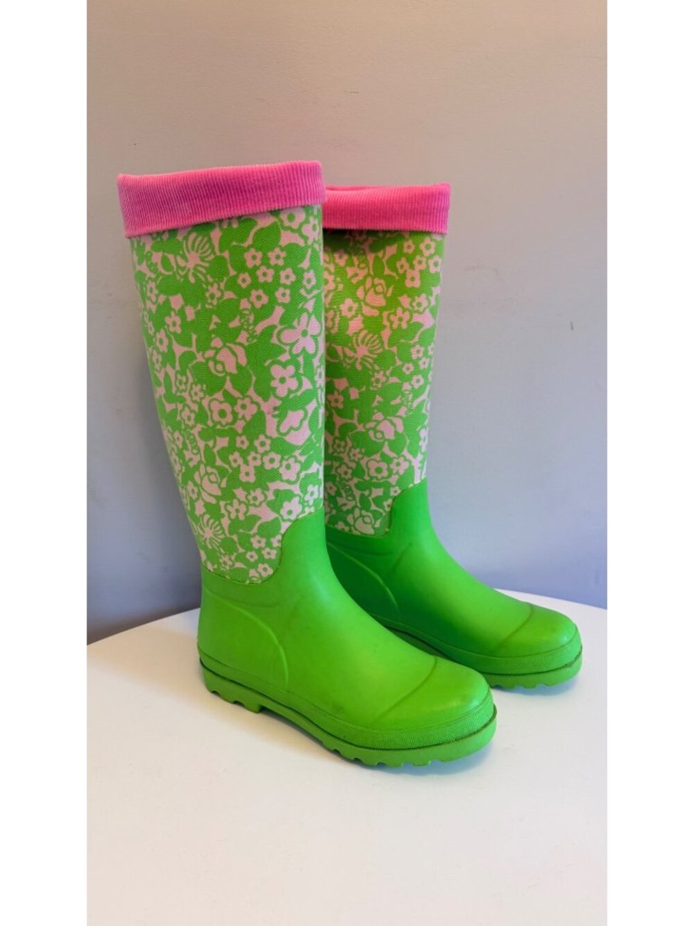 Lilly Pulitzer Women’s Green & Pink Floral Rubber Rain Boots Size 7 with Liners